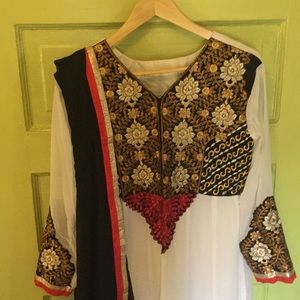 Kameez Salwaar Set...